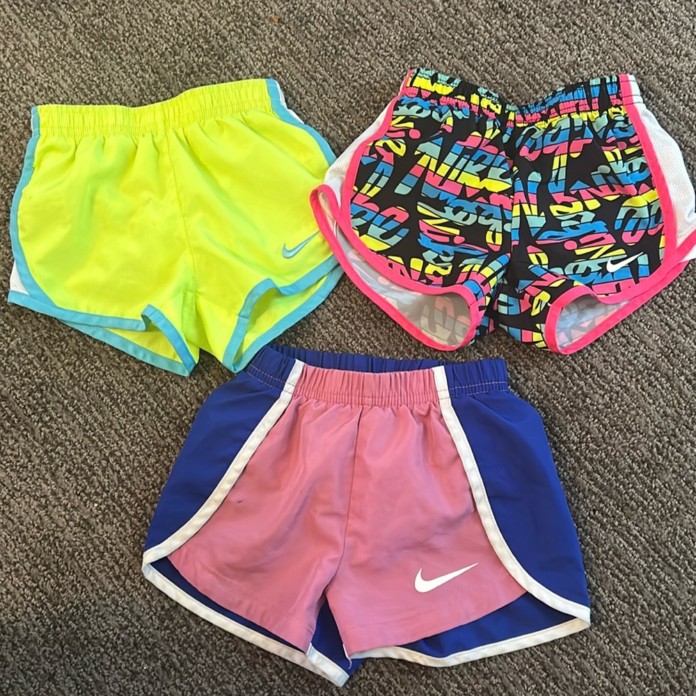 Nike Shorts (3)